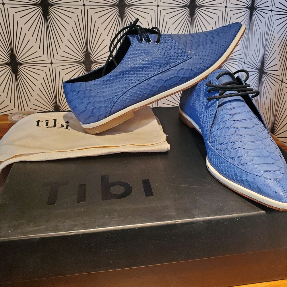 TIBI BLUE SNAKESKIN POINTED TOE FLATS